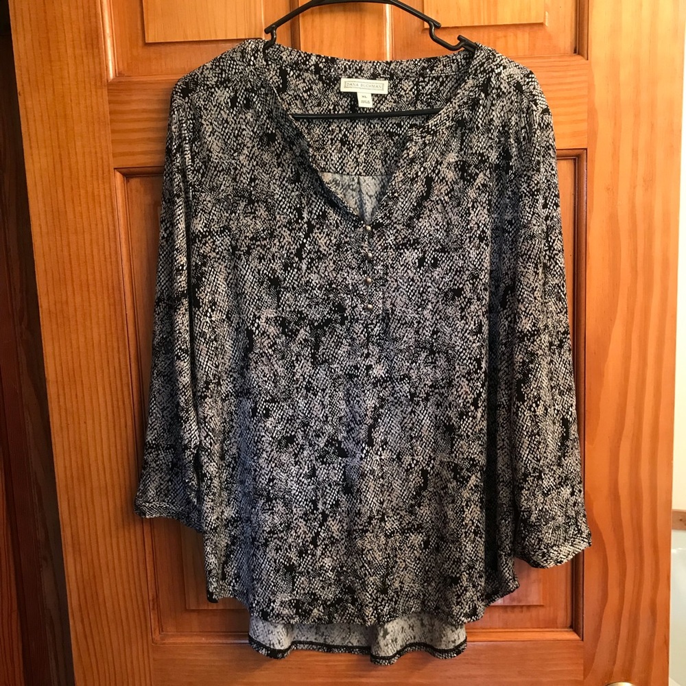 Dana Buchanan Shirt. Gently worn. Smoke free home.